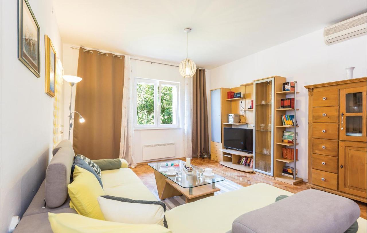 Lovely Apartment In Makarska With Wifi Екстериор снимка