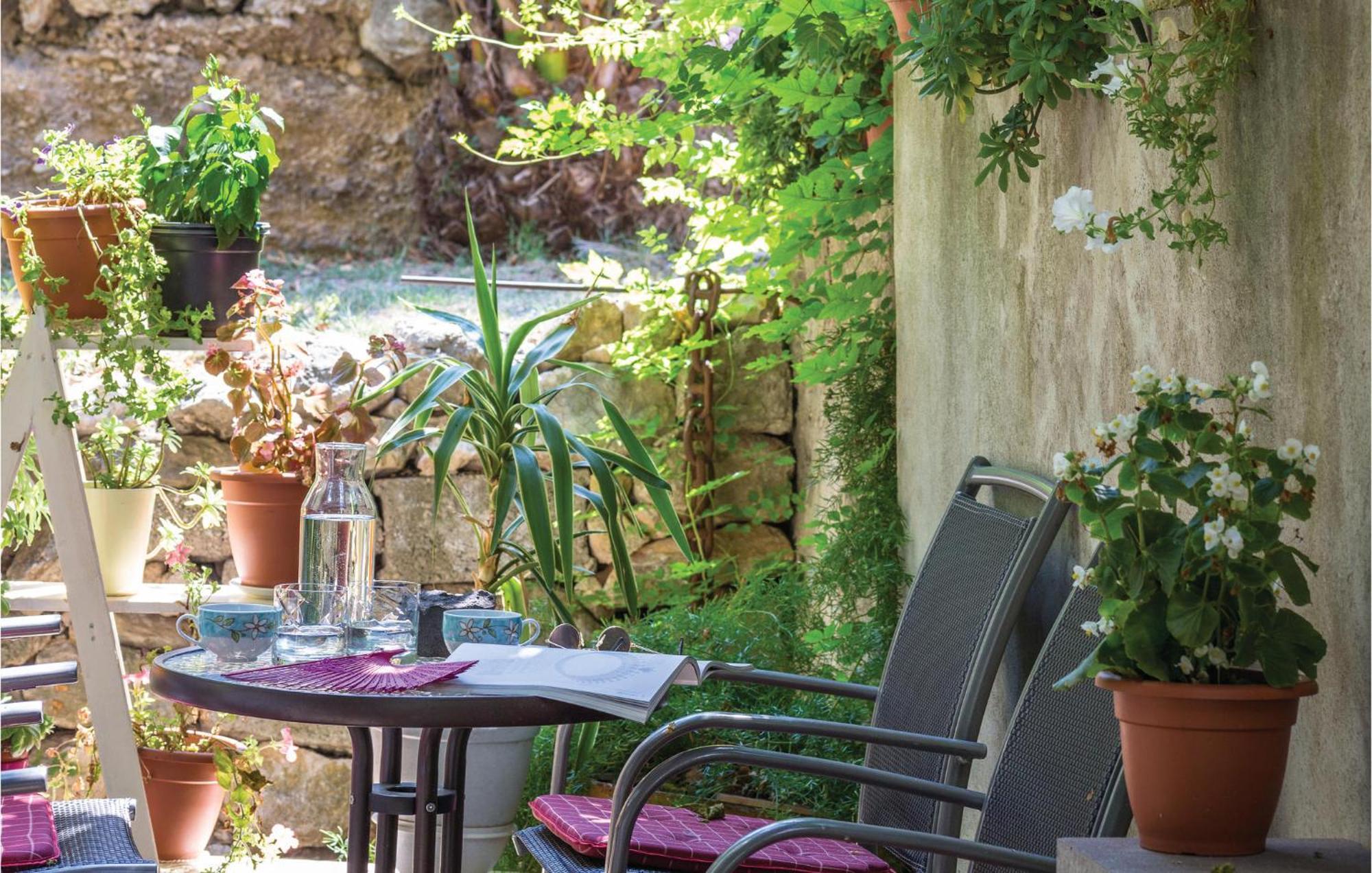Lovely Apartment In Makarska With Wifi Екстериор снимка