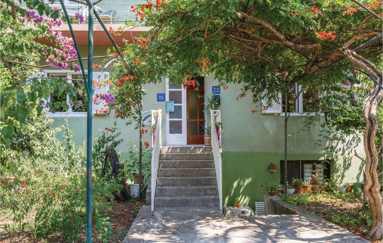 Lovely Apartment In Makarska With Wifi Екстериор снимка