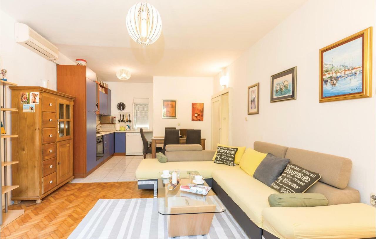 Lovely Apartment In Makarska With Wifi Екстериор снимка